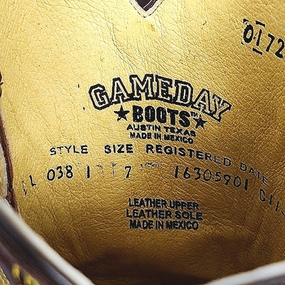 Gameday NCAA Iowa Hawkeyes Women's Sz 7 Embroidered Distressed Leather Boots NWT - Picture 8 of 10